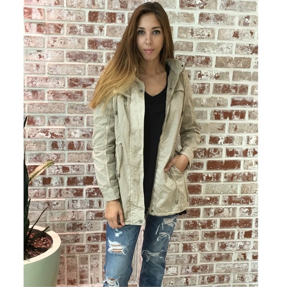 Utility Jacket - Picture 2 of 4