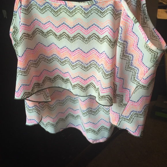 Top - Picture 2 of 2