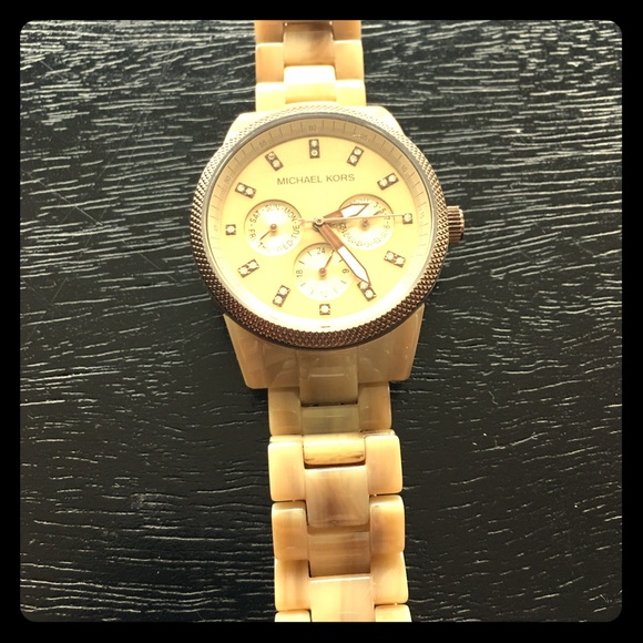 MK watch