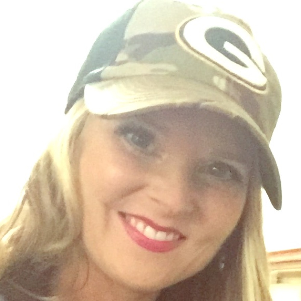 Meet your Posher, Camela