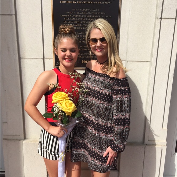 Meet your Posher, Camela - Picture 3 of 4