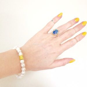 Lovely howlite bead bracelet with gold accent ✨