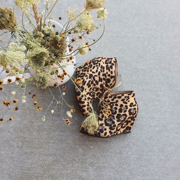LAST PAIR• Sale•🍂HP🍂Leopard Wedge Booties - Picture 3 of 4
