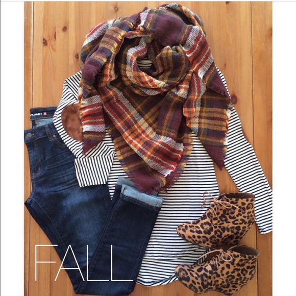 Shoes - LAST PAIR• Sale•🍂HP🍂Leopard Wedge Booties