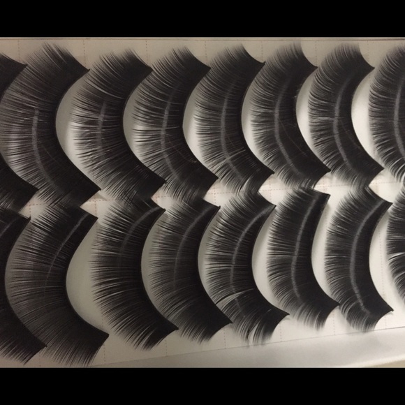 THICK LASHES 29 - Picture 3 of 3