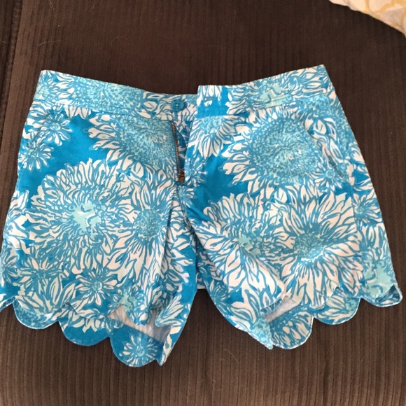 Lilly Pulitzer butter cup shorts