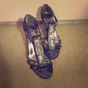 New York Transit grey charcoal metallic heel