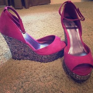 Fiona fuchsia glitter wedges