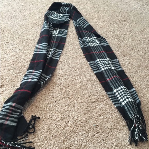 Patterned scarf