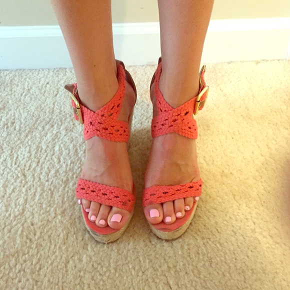 Steve Madden coral wedges