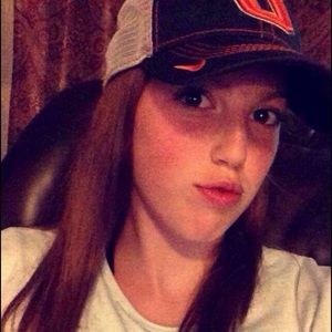 Meet your Posher, Caitlin