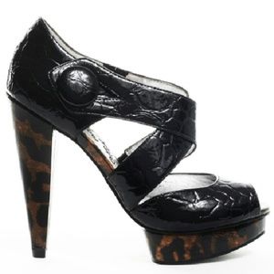 NM platform textured sandals