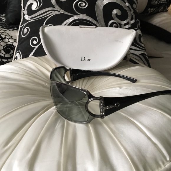 Gucci sunglasses, gently used. No scratches