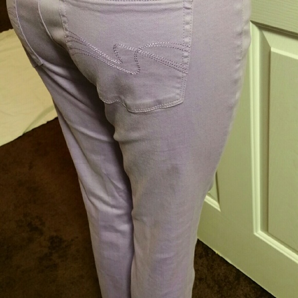 SOLD in bundle/White House/ Black Market Jeans - Picture 2 of 3