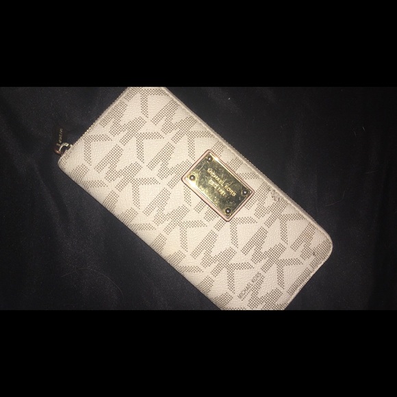 Michael Kors wallet