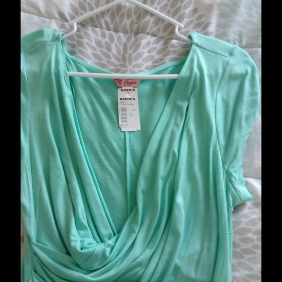 Candie's top - Picture 2 of 4