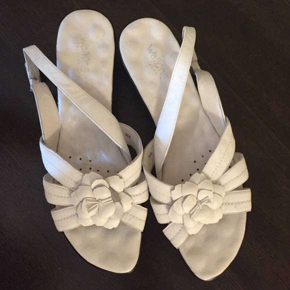 Walking Cradles White Leather Slide Sandals - Picture 4 of 4