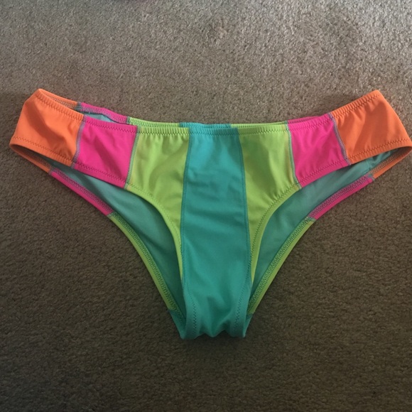 Victoria's Secret 2 Piece Bathing Suit - Picture 3 of 4