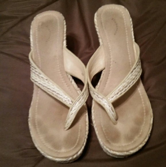 Cream Wedge
