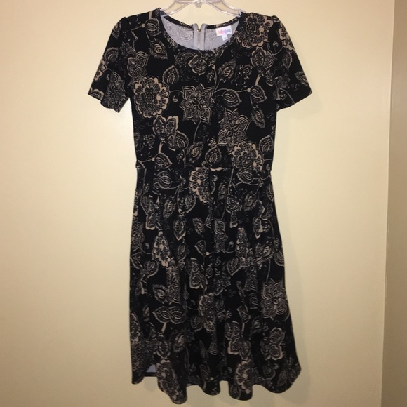 LulaRoe Amelia Dress size M NWOT