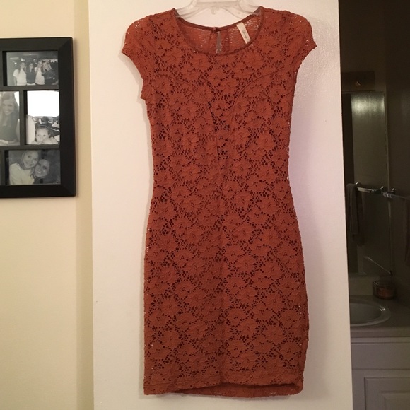 Super cute fitted lace dress