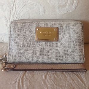 Michael Kors wristlet