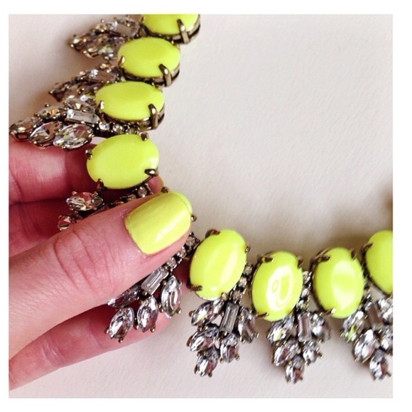 Neon & Glam statement Necklace - Picture 4 of 7