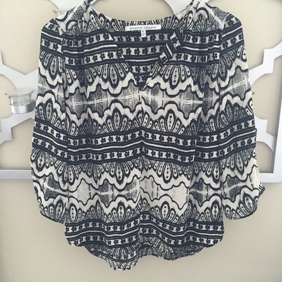 Collective Concepts v neck printed blouse