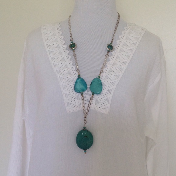 BEAUTIFUL TURQUOISE NECKLACE.