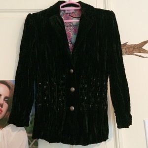 Adorable beaded black velvet blazer sz S