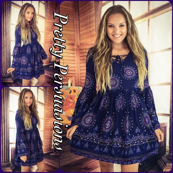 SOLD OUT ‼️ Medallion Mixed Bell Sleeve Dress - Picture 4 of 4