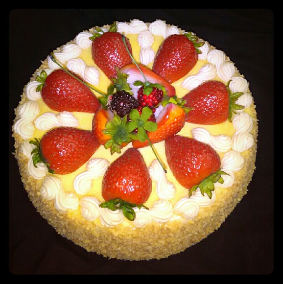 Realistic strawberry cake tea party purse