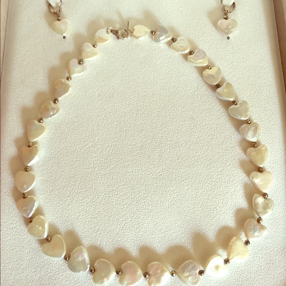 Pearl necklace & earring set