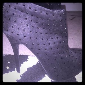 Black heel booties