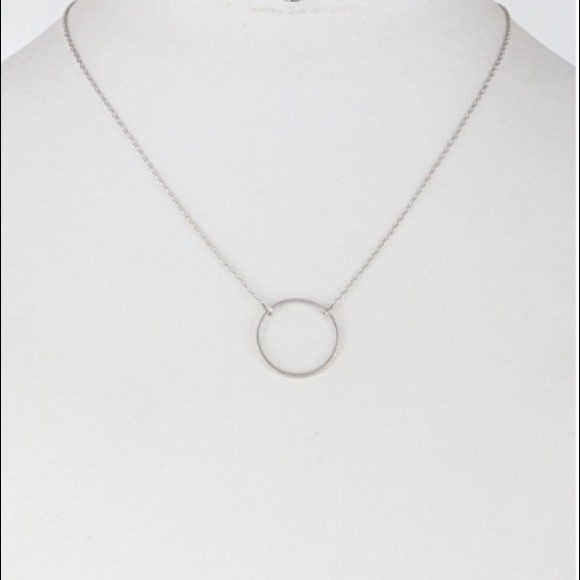 NWT || Delicate Simple Silver Circle Necklace - Picture 3 of 3