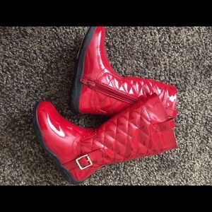 On Hold bKenneth Cole Reaction Red Boots