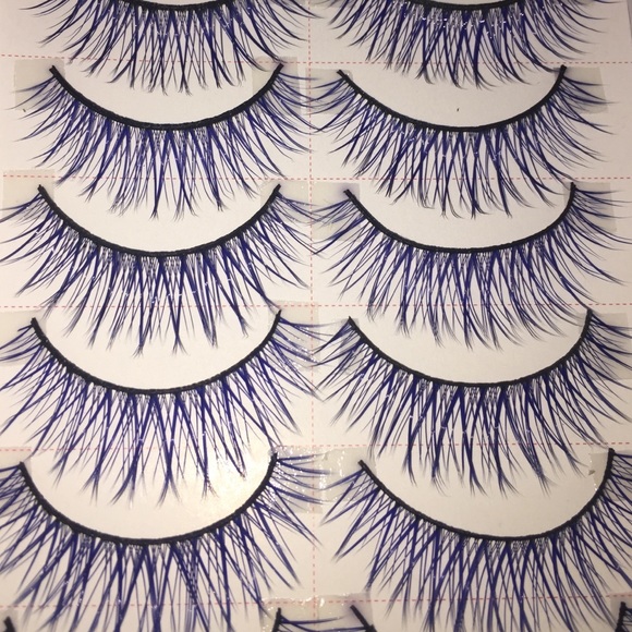 BLUE LASHES - Picture 3 of 3