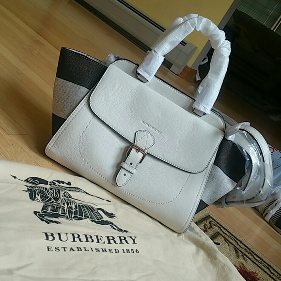 Burberry Handbags - *SOLD*  HP!🎉 Burberry Canvas Check & Leather Tote