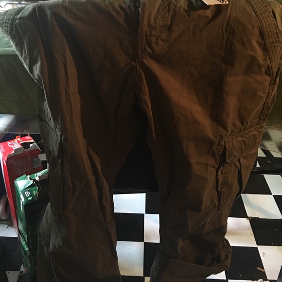 Cargos - Picture 1 of 2