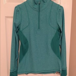 Activewear long sleeve half zip-up