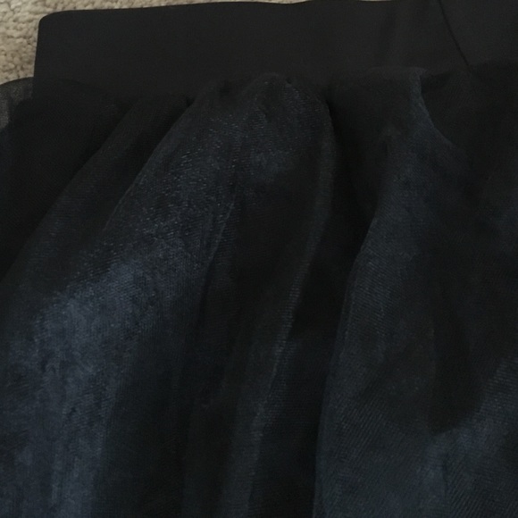 Black tulle skirt, size M - Picture 2 of 3