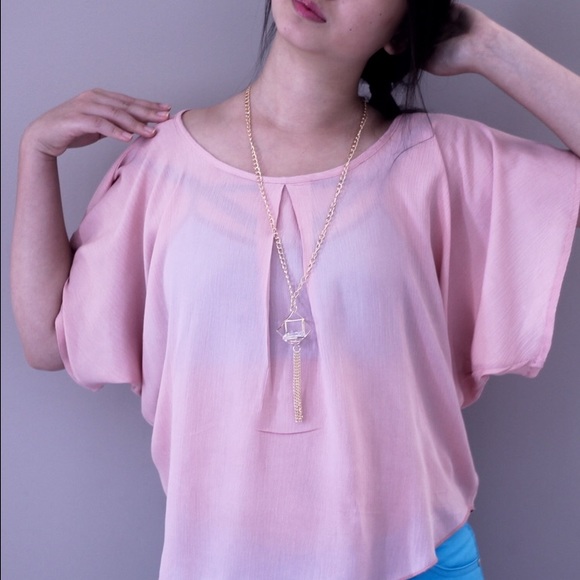 Light pink💕 rose top with necklace - Picture 3 of 3
