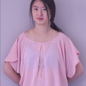Light pink💕 rose top with necklace