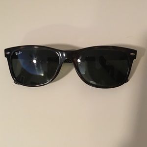 Ray-Ban New Wayfarer in Tortoise