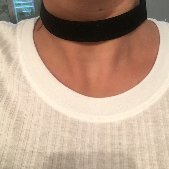 1 LEFT • Black Suede Choker Necklace • - Picture 3 of 3