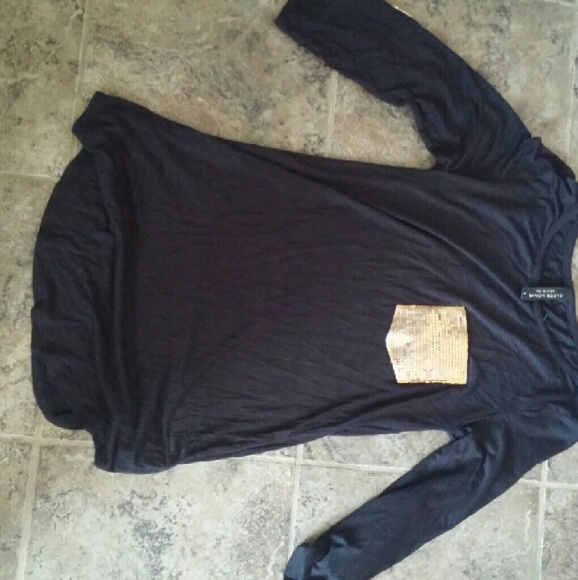 Black 3/4 sleeve shirt