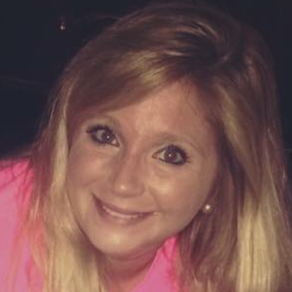 Meet your Posher, Jessica - Picture 1 of 1