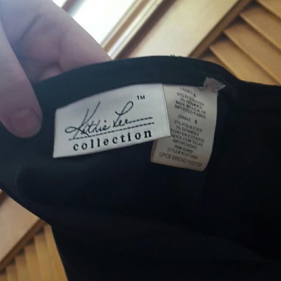 Black midi short skirt - Picture 4 of 4