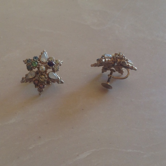 Vintage Floral Jewelry Set - Picture 3 of 7