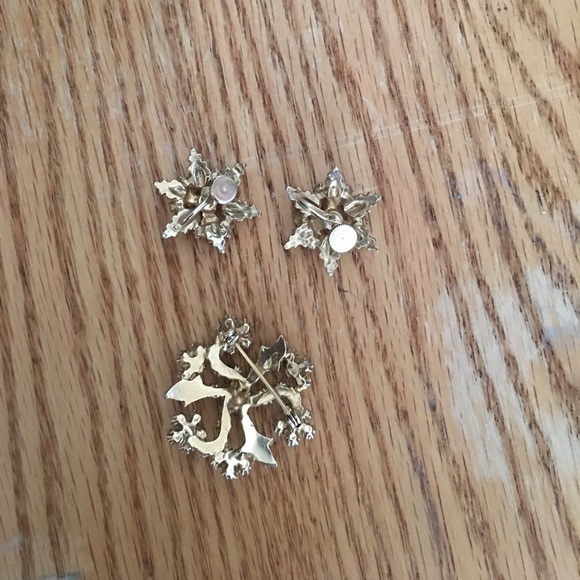 Vintage Floral Jewelry Set - Picture 5 of 7